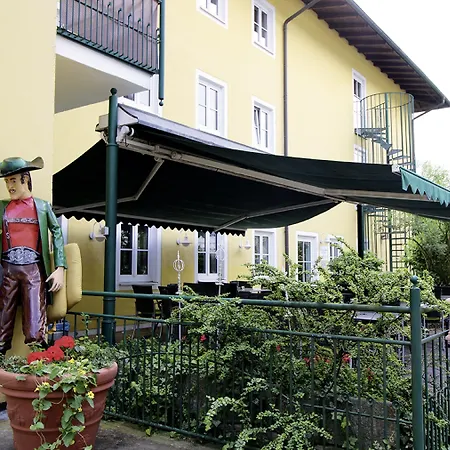 Promenade Hotel 4*